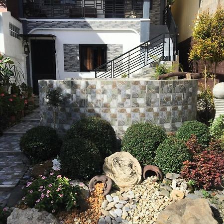 Hotel La Famille Baguio City Esterno foto