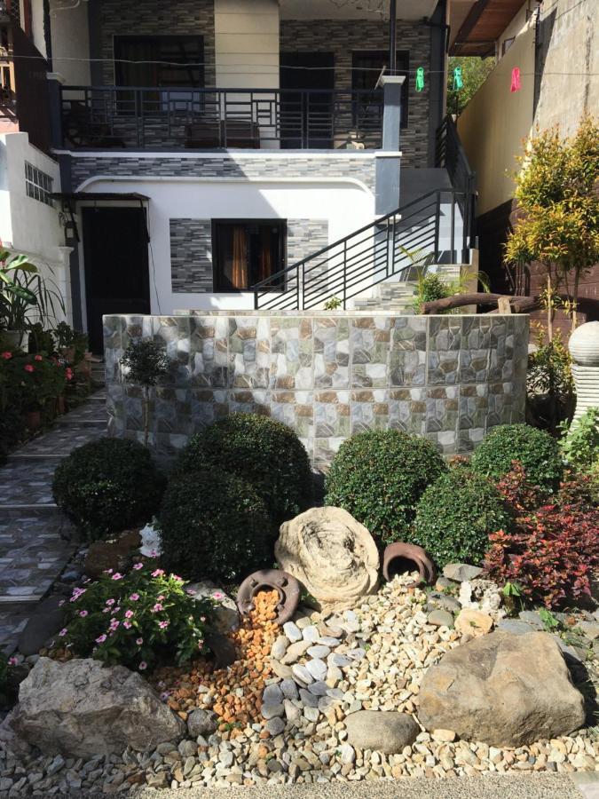Hotel La Famille Baguio City Esterno foto