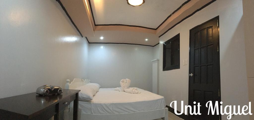 Hotel La Famille Baguio City Esterno foto